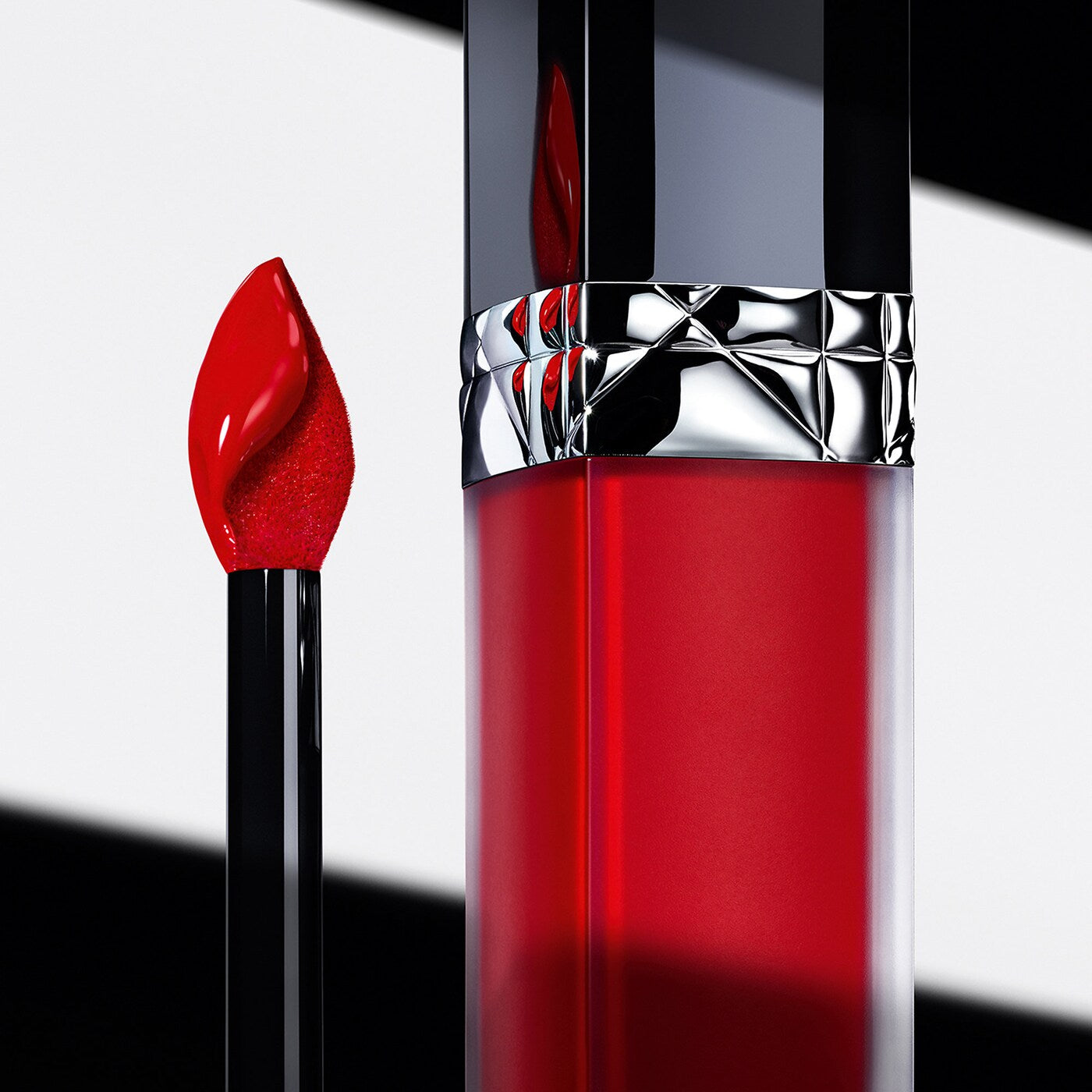 Dior - Rouge Dior Forever Liquid Transfer-Proof Lipstick **BAJO-PEDIDO**