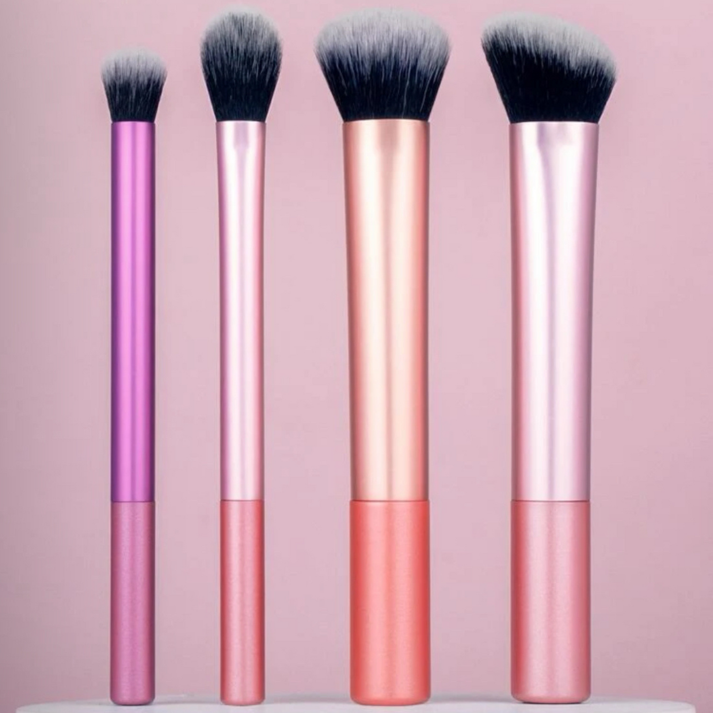 SHEIN - Set de 4 Brochas Para Maquillaje