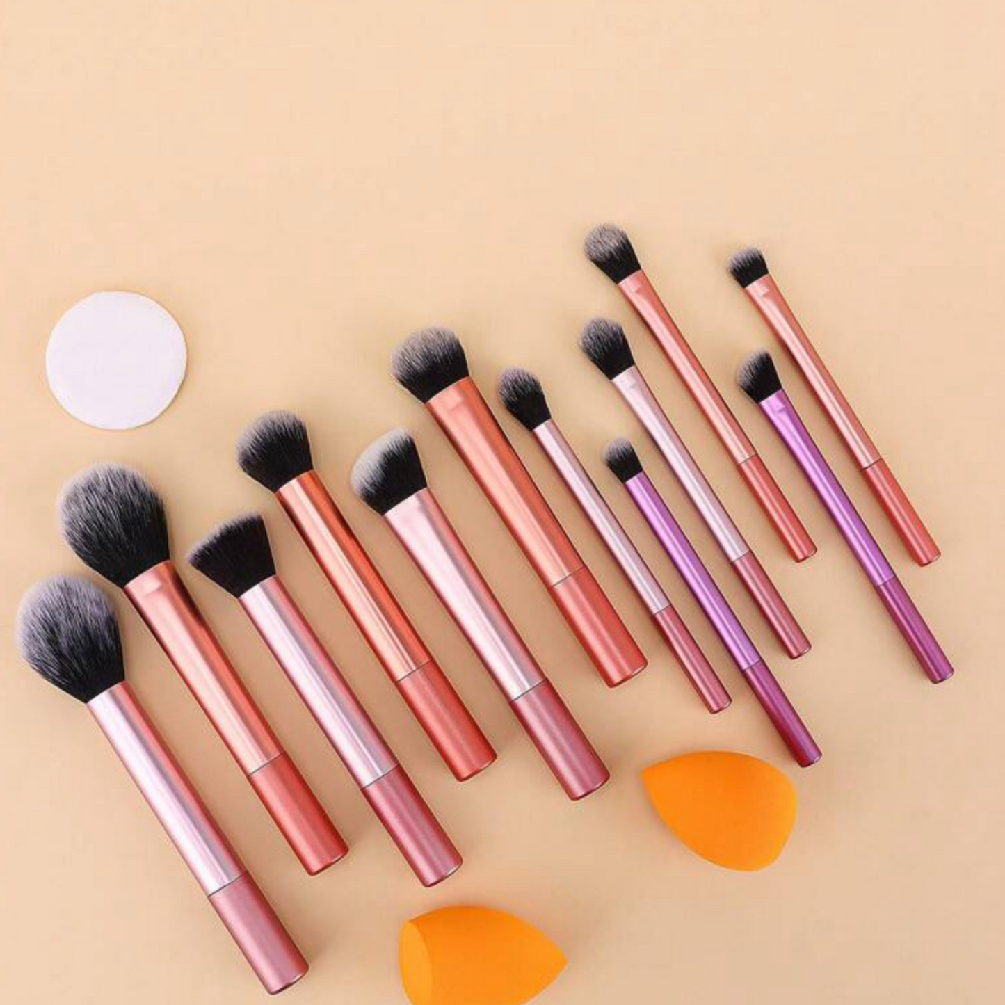 Shein -  Set de 12 Brochas Para Maquillaje