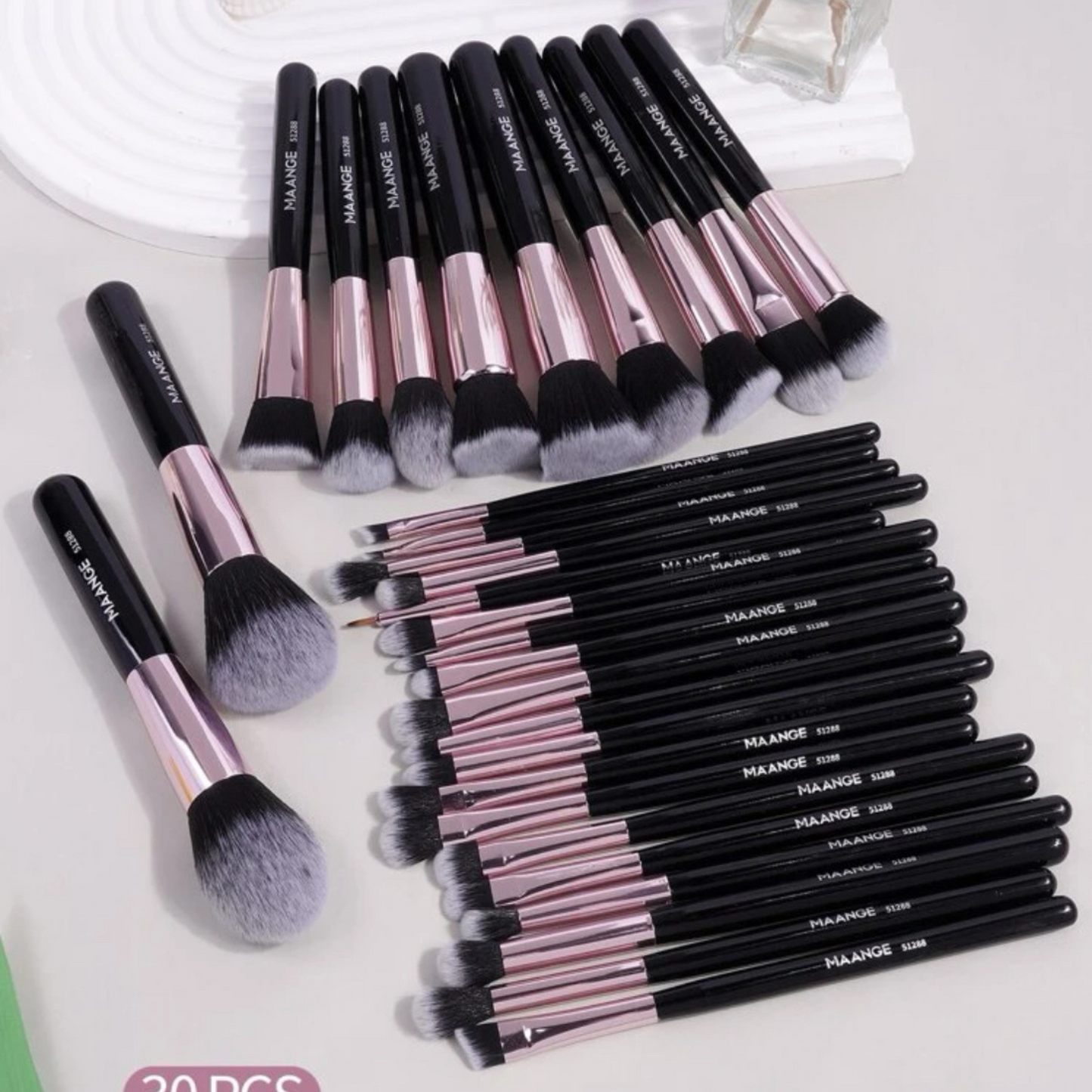 SHEIN - Set 30 Brochas para Maquillaje