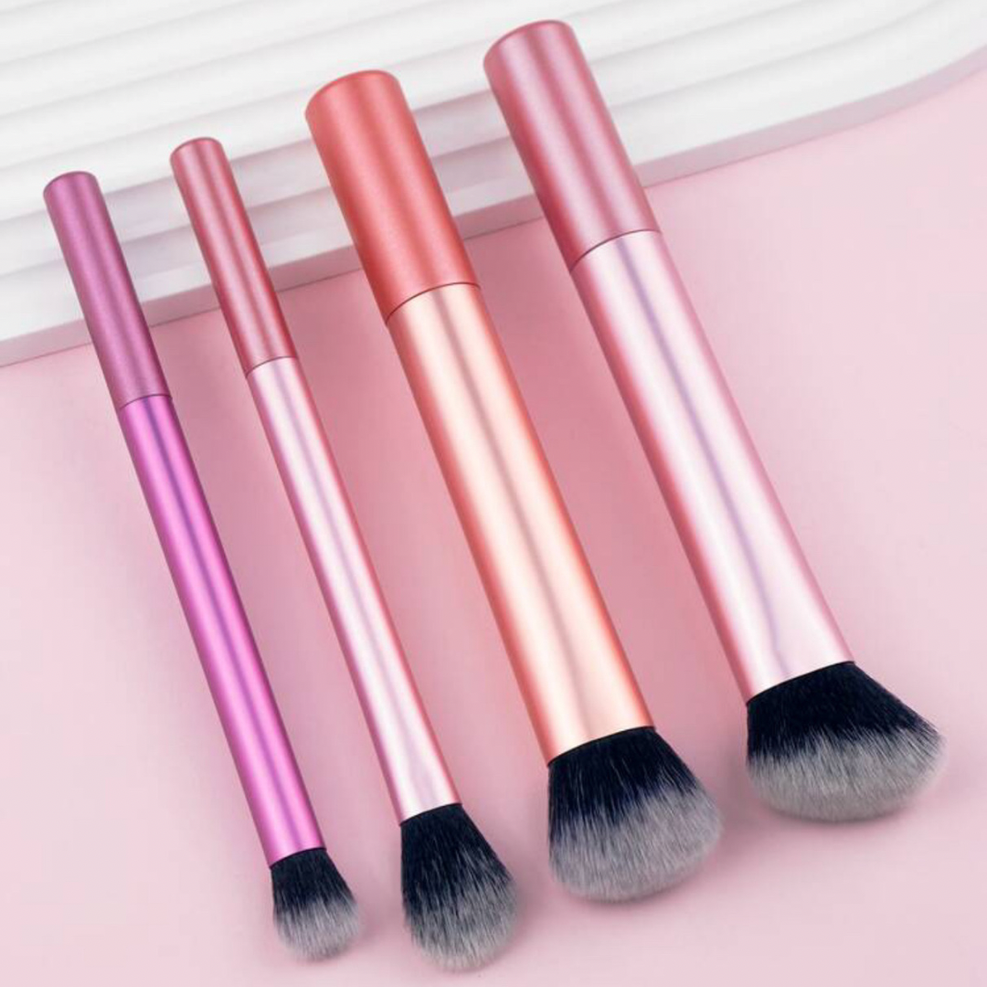 SHEIN - Set de 4 Brochas Para Maquillaje