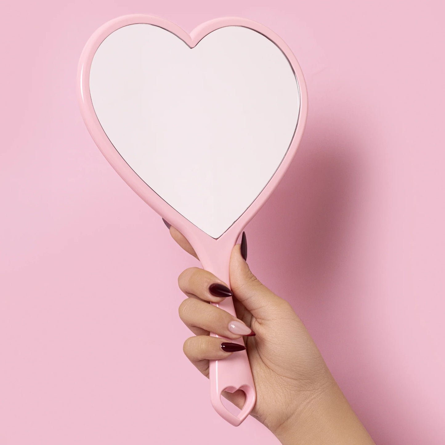 Beauty Creations -  Handheld Mirror  Heart Shape