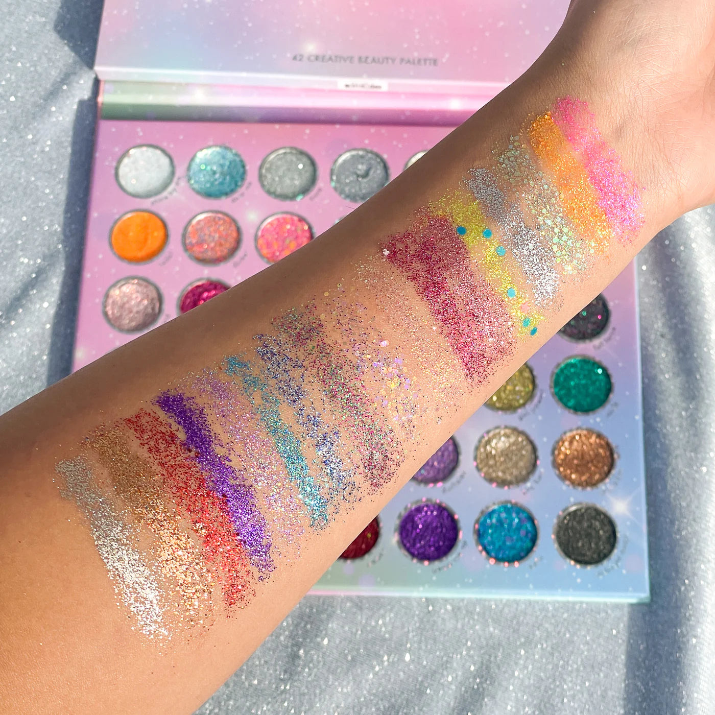 Paleta de Glitter Mega Glitz Pressed Glitter Palette - Kara Beauty