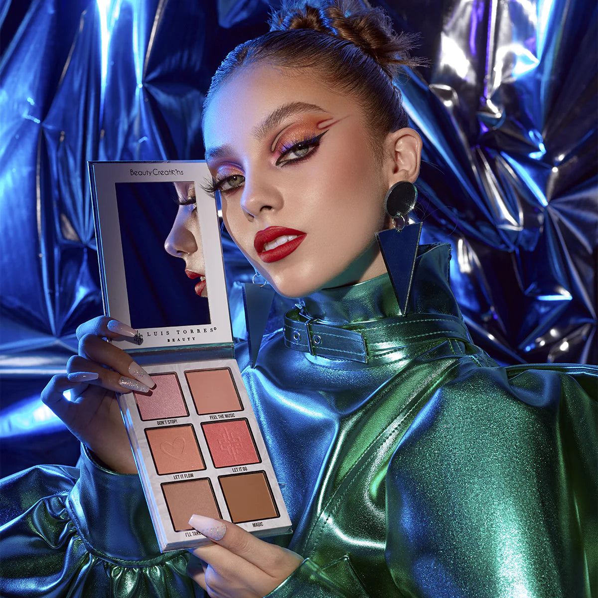 Paleta De Rostro It's A Vibe Face Palette Vol. 2 - Luis Torres X Beauty Creations