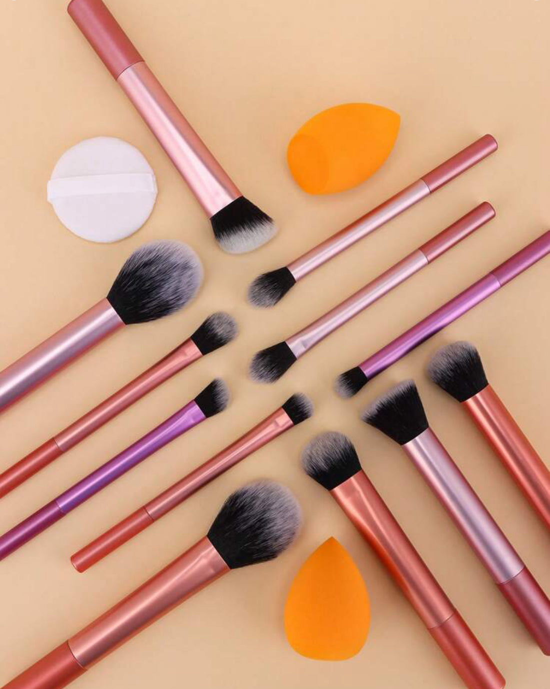 Shein -  Set de 12 Brochas Para Maquillaje